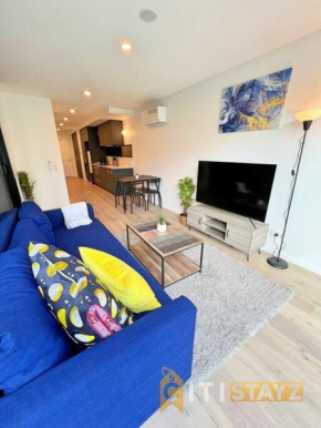 Beauty in Blue! 1bd 1bth 1crsp Apt - Great Location!